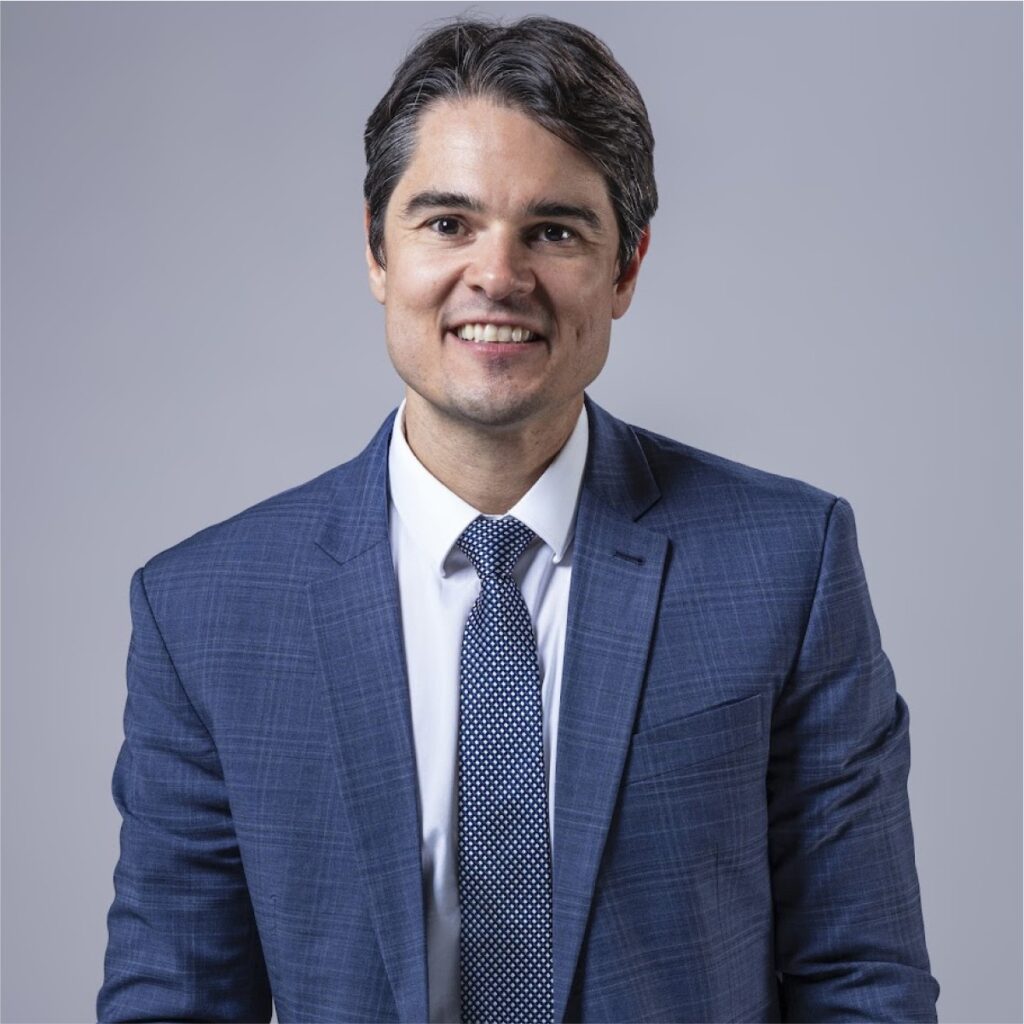 Roberto Santos Silveiro, Gestor jurídico do Escritório Santos Silveiro Advogados